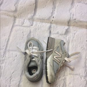 New balance grey shoes